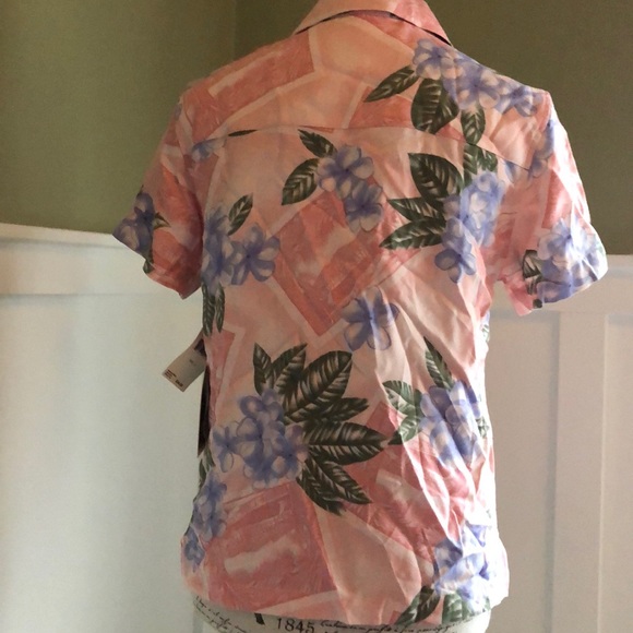 3/$25 or 2/$40:  Cabaña, Hawaiian shirt(s) - Picture 4 of 4